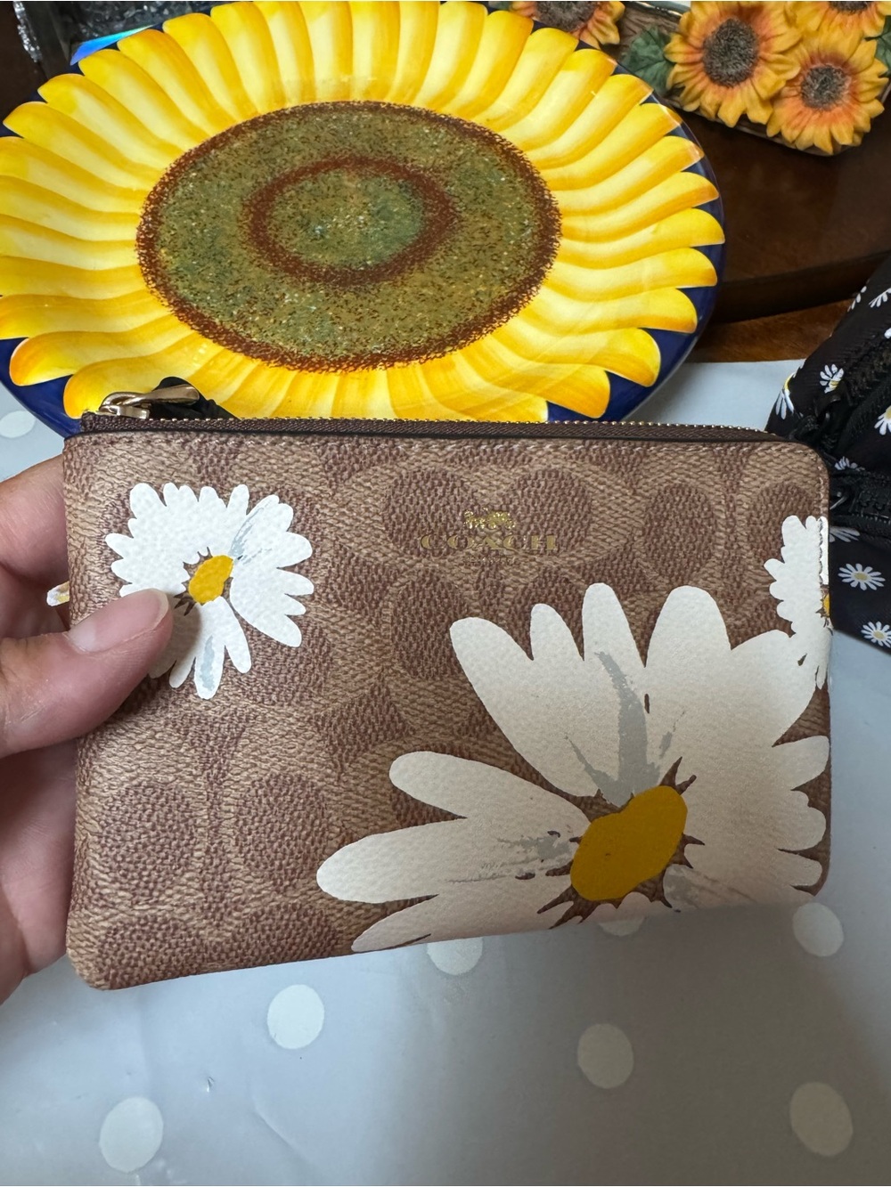 Coach Wristlet Sunflower ๐ป & other sunflower accessories - Picture 7 of 9